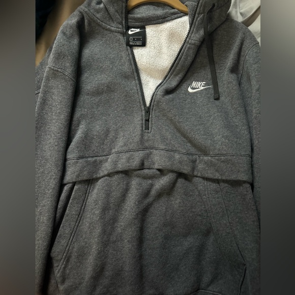 Bundle of Nike and Jordan sweatshirts - Picture 4 of 7